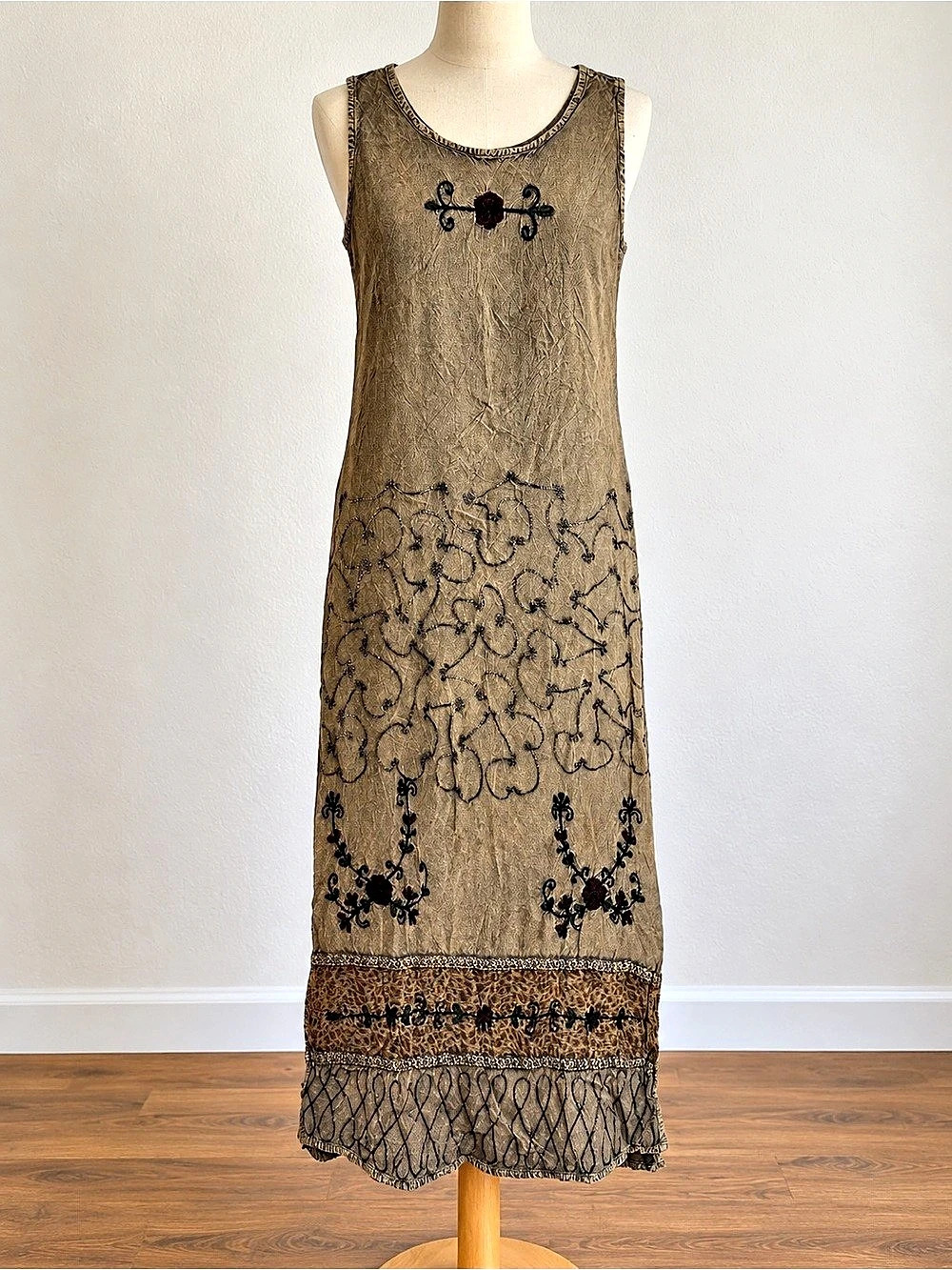 MPH Collection Embroidered Floral Maxi Dress in Brown Size Medium